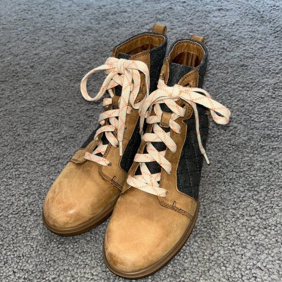 SOREL Women's EVIE II NW LACE -UP QUILT WEDGE WATERPROOF BOOTS BOOTIES EUC  9.5 - Picture 6 of 9